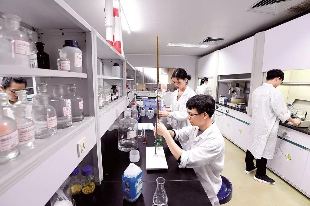 64歲仍堅(jiān)守一線，梧州這個(gè)為“產(chǎn)品質(zhì)量和榮譽(yù)而戰(zhàn)”的團(tuán)隊(duì)獲國(guó)家級(jí)榮譽(yù)