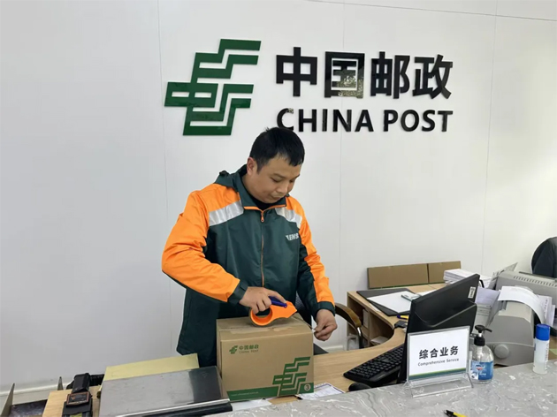 【勞模風(fēng)采】以 “郵” 為筆，繪就鄉(xiāng)村振興與暖心服務(wù)畫(huà)卷——記全國(guó)勞動(dòng)模范朱哲