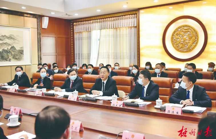 順流而下立潮頭，溯流而進(jìn)爭(zhēng)上游！劉寧參加梧州市代表團(tuán)審議