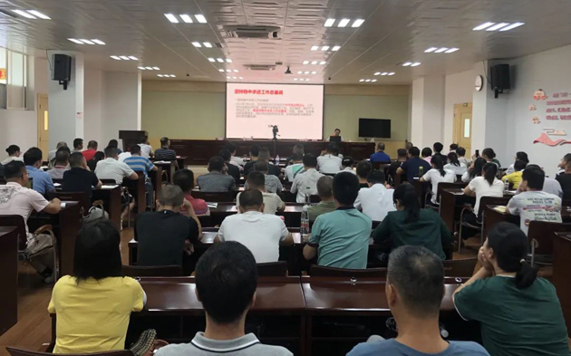 “勞模工匠進(jìn)學(xué)校、思政教師進(jìn)企業(yè)”活動(dòng)丨“思政課”從三尺講堂搬到企業(yè)一線