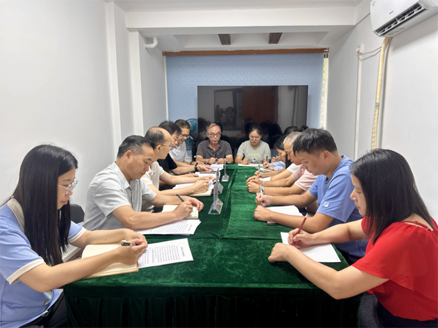 市總工會調(diào)研組到萬秀區(qū)、長洲總工會指導交流工會工作