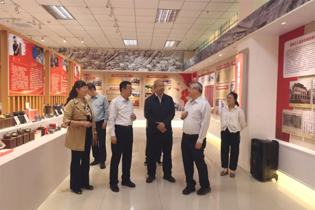 梧州市政協(xié)領(lǐng)導(dǎo)與澳門聯(lián)誼會(huì)代表到市職工之家開展調(diào)研活動(dòng)