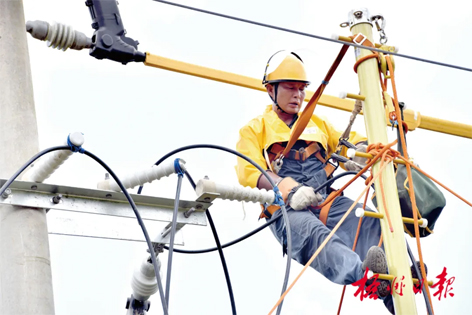 致敬！熱浪下的勞動(dòng)者們