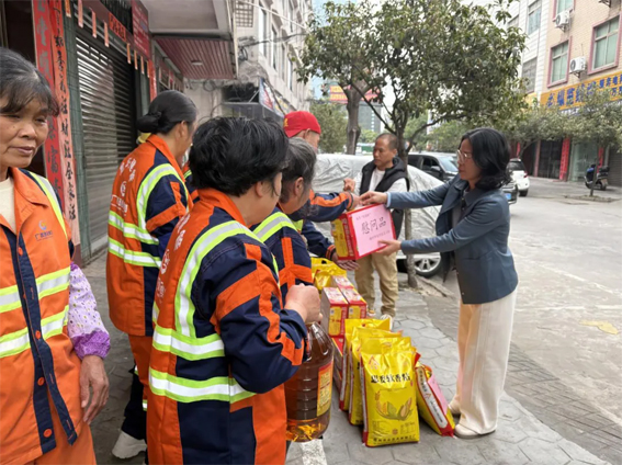 龍圩區(qū)總工會開展春節(jié)慰問活動 梧州工人  2026年2月7日 19:46 廣西